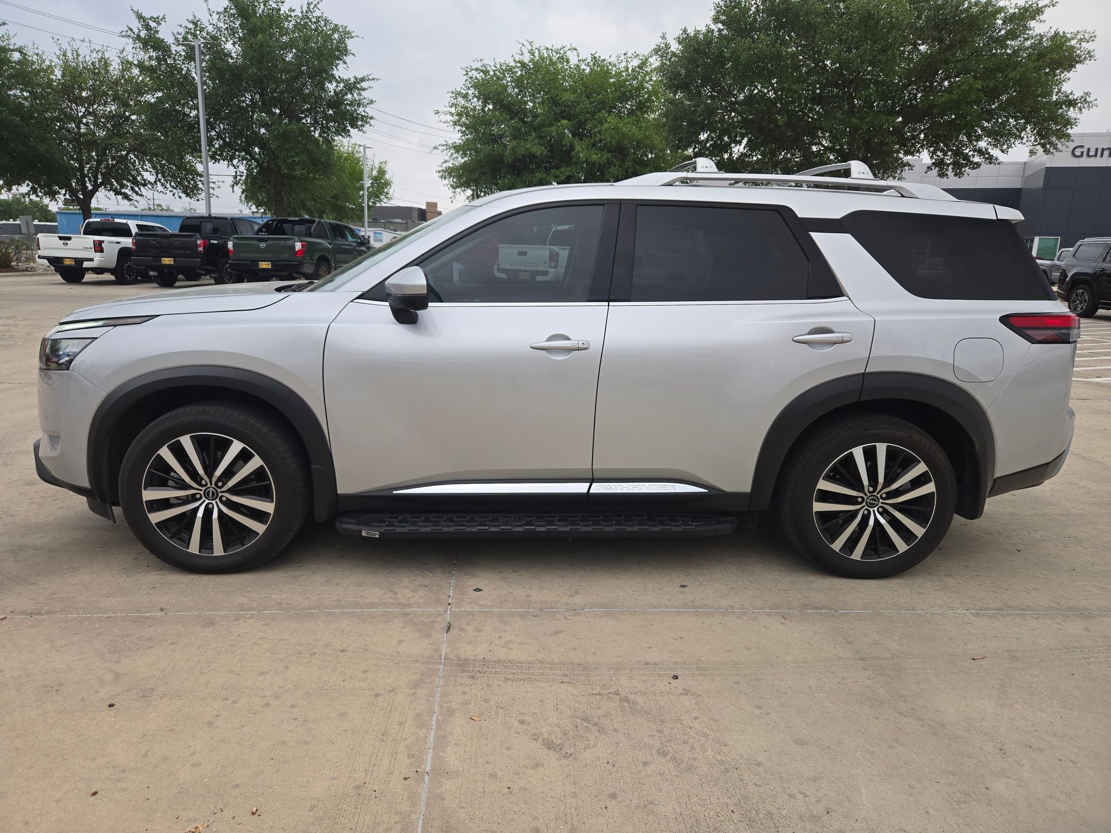 Certified 2025 Nissan Pathfinder Platinum w/ Cargo Package image 6
