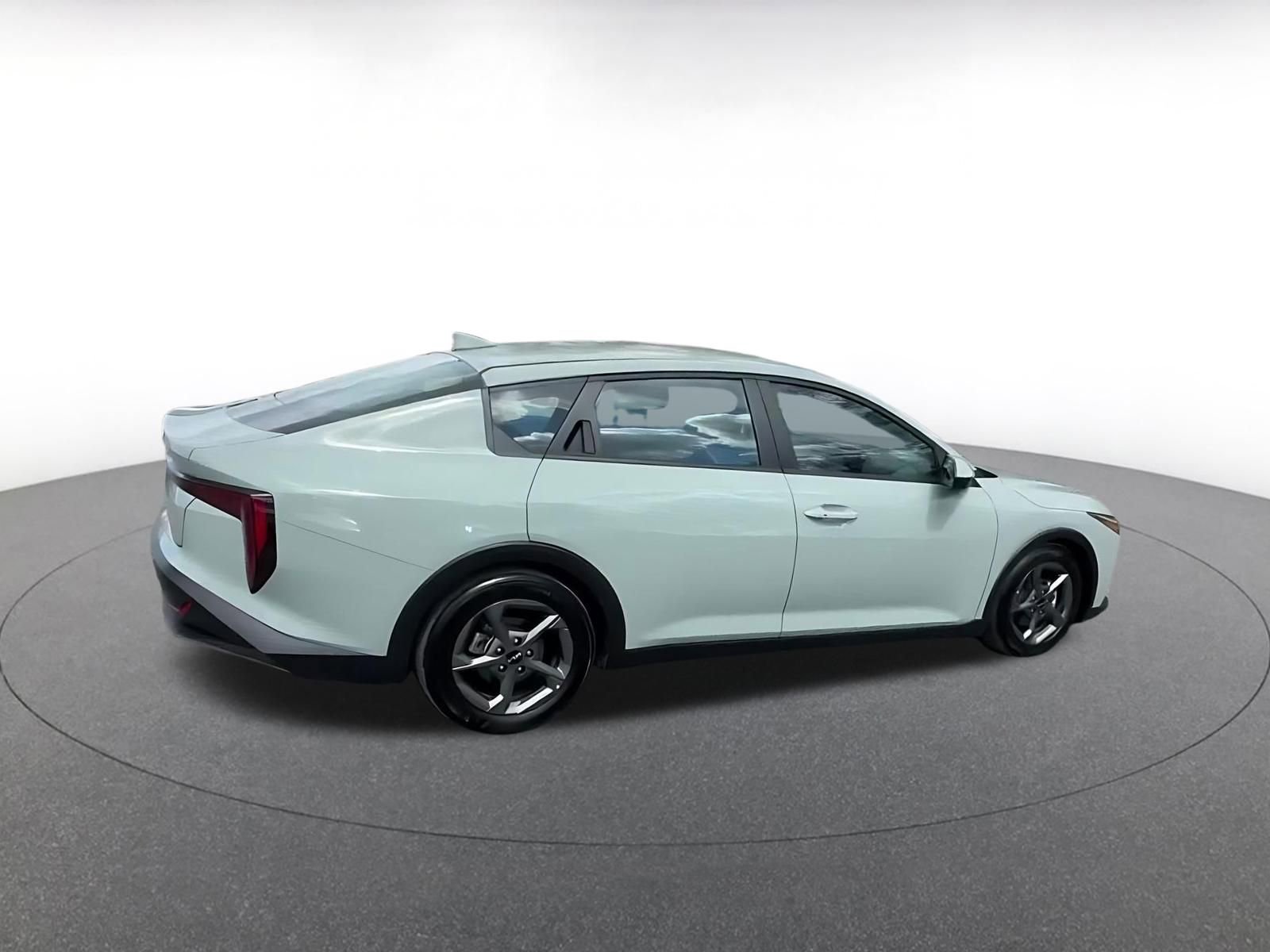Used 2025 Kia K4 FWD image 11