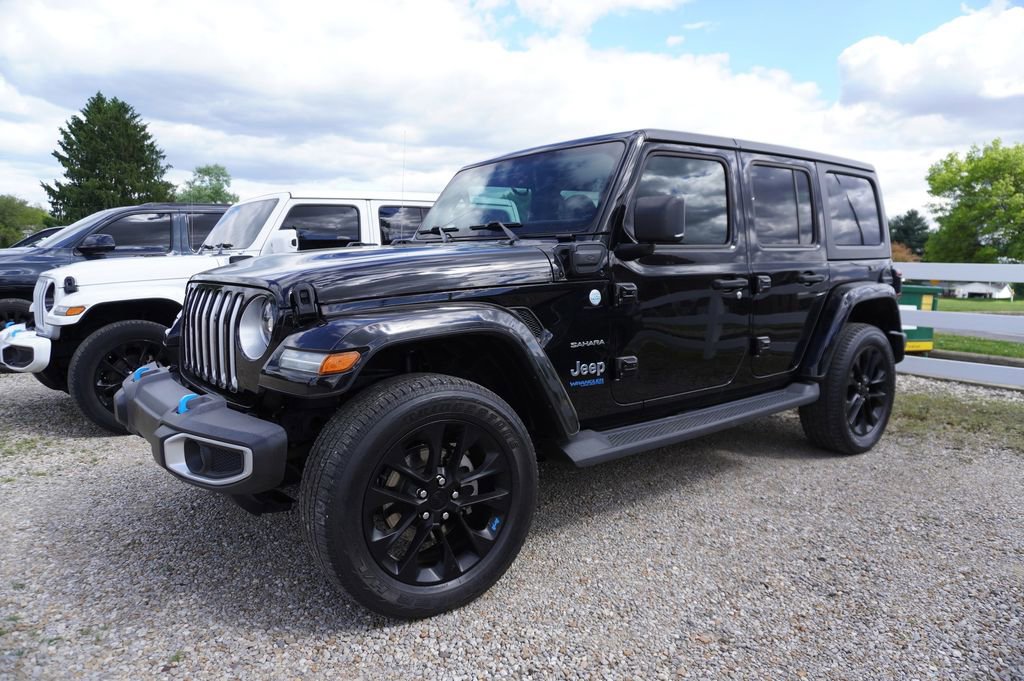 Used 2022 Jeep Wrangler Unlimited Sahara w/ Cold Weather Group AWD/4WD image 1