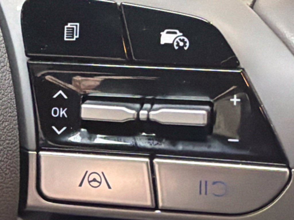 Certified 2026 Hyundai Elantra Sport FWD image 19