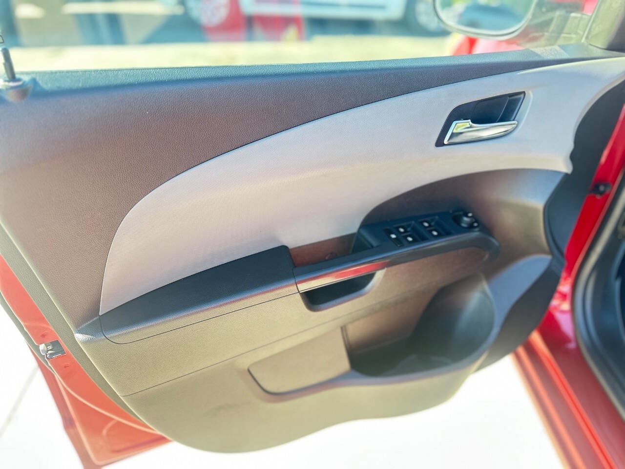 Used 2012 Chevrolet Sonic LTZ FWD image 23