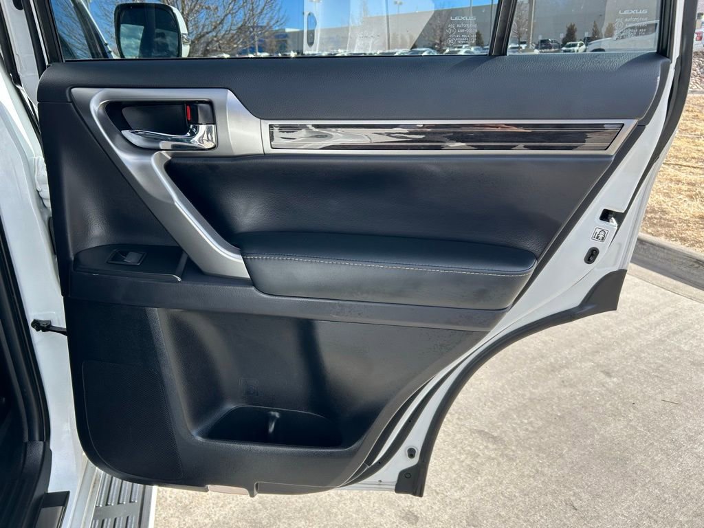Used 2023 Lexus GX 460 Premium w/ Premium Package image 27