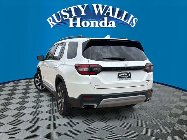 Certified 2024 Honda Pilot Elite image 3