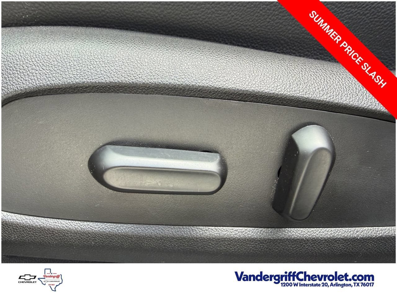Used 2017 Chevrolet Cruze Premier FWD image 25