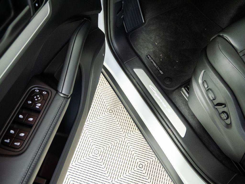 New 2026 Porsche Cayenne S AWD/4WD image 8