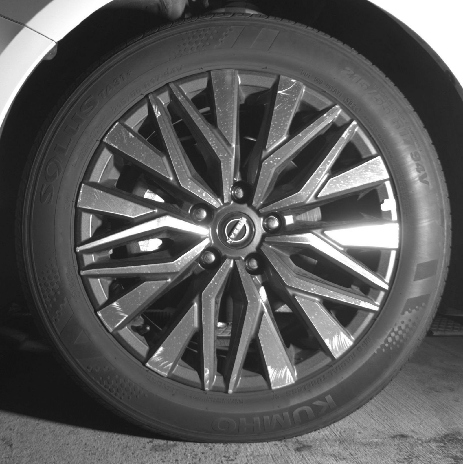 Used 2025 Nissan Altima 2.5 SV FWD image 13