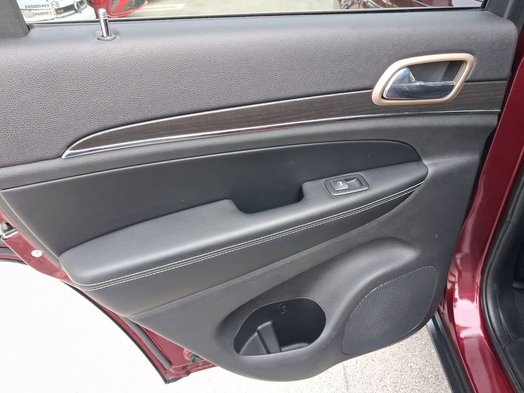 Used 2017 Jeep Grand Cherokee Limited RWD image 11