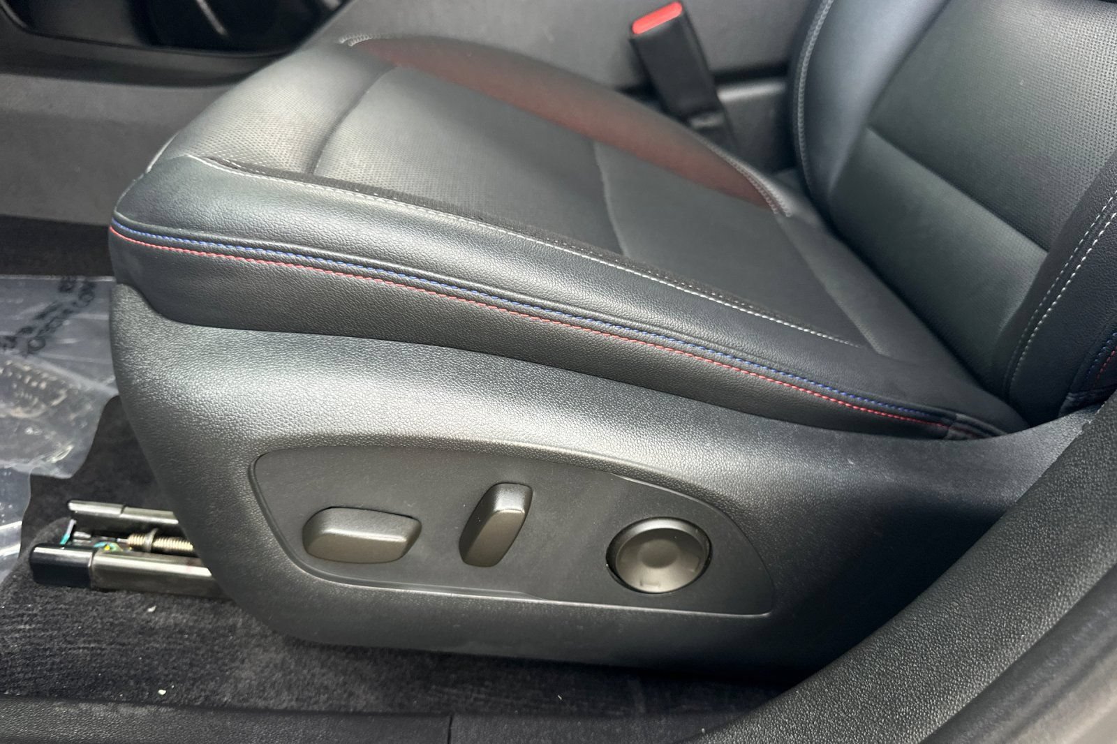 Used 2024 Chevrolet Equinox EV RS FWD image 13