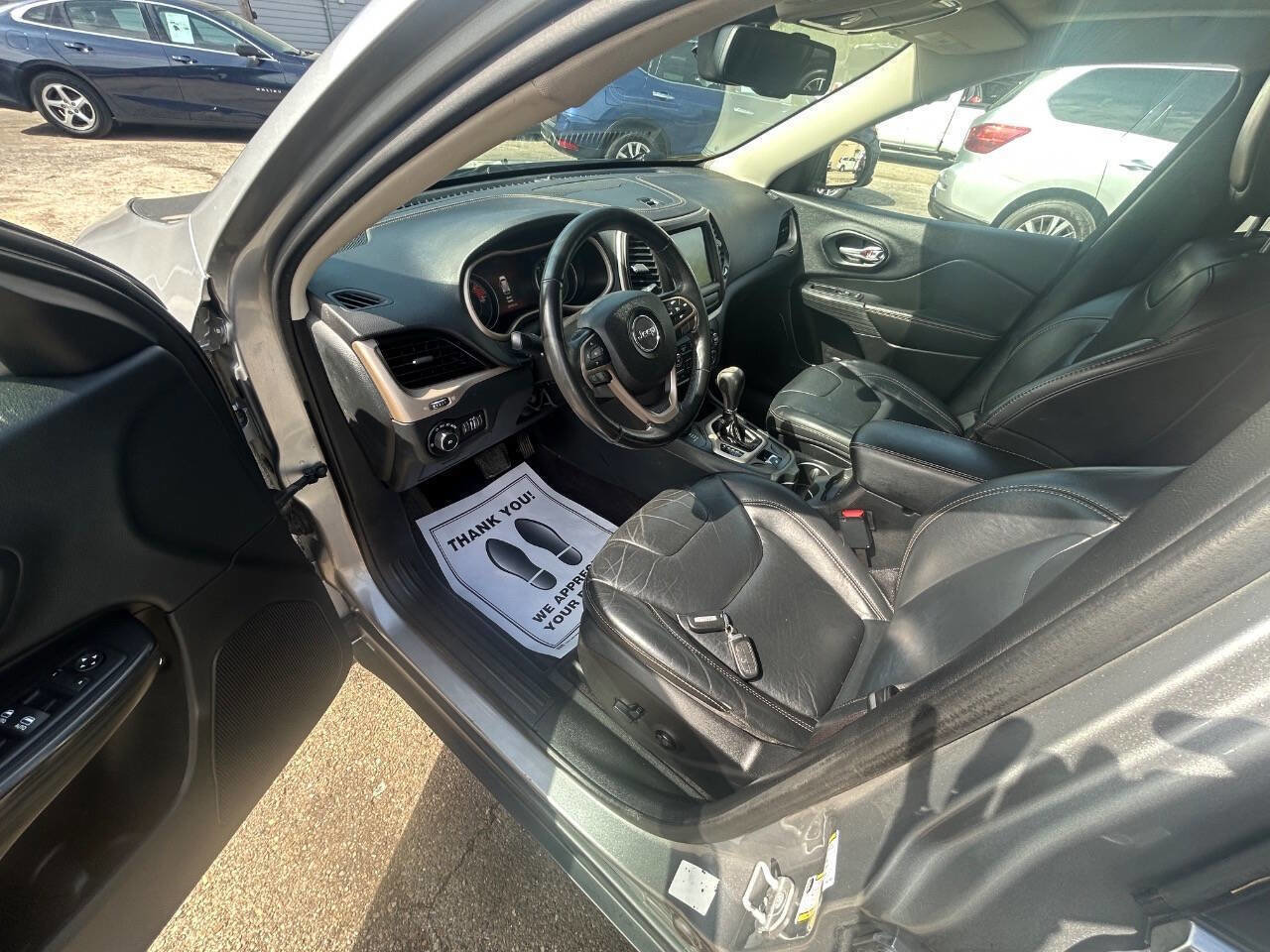 Used 2016 Jeep Cherokee Limited w/ Luxury Group image 6