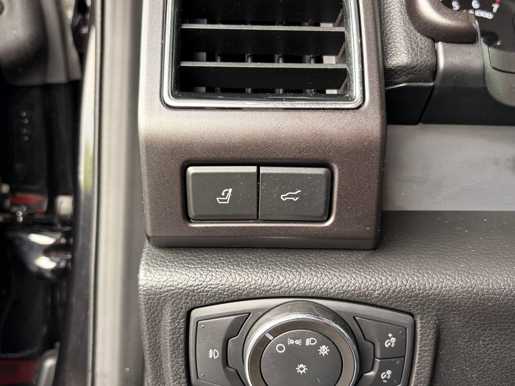 Used 2021 Ford Expedition Max Limited AWD/4WD image 32