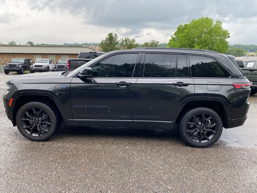 Used 2023 Jeep Grand Cherokee 30th Anniversary AWD/4WD image 8