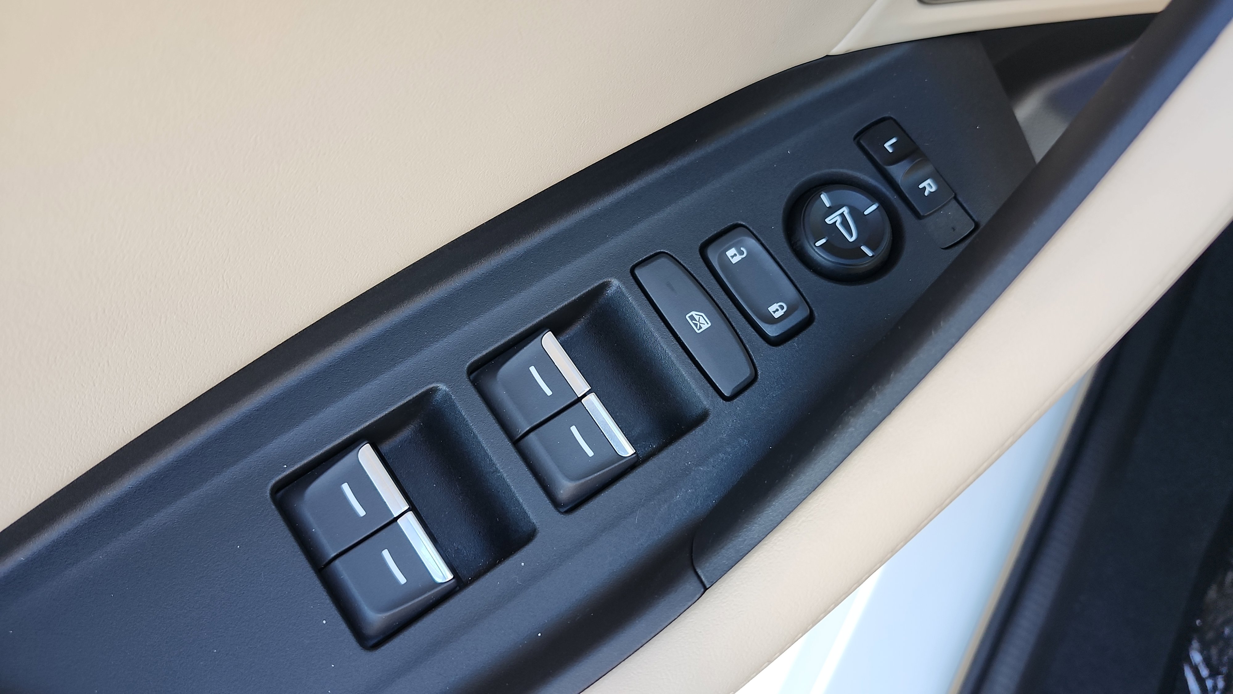 Certified 2025 Acura TLX w/ Technology Package image 40