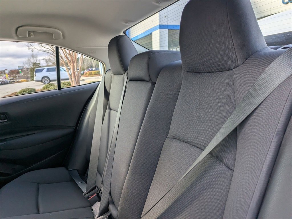 Used 2025 Toyota Corolla LE image 27