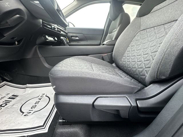 New 2026 Nissan Kicks SV image 12