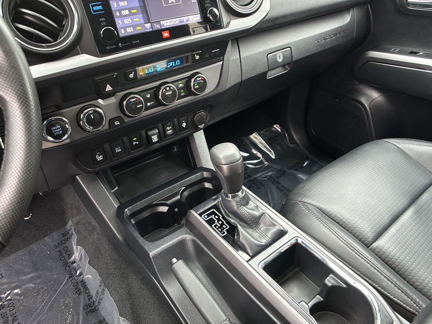 Used 2019 Toyota Tacoma TRD Off-Road AWD/4WD image 32