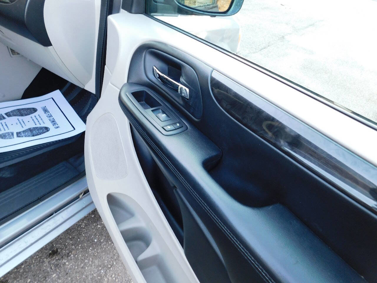 Used 2017 Dodge Grand Caravan SE w/ Power Window Group image 25