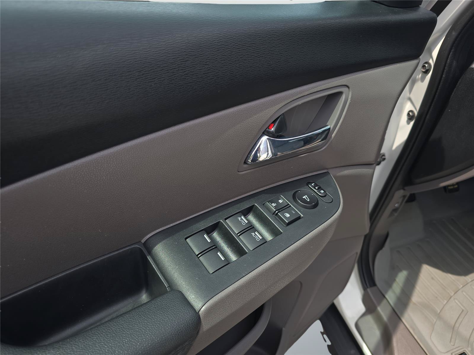 Used 2016 Honda Odyssey EX-L image 25