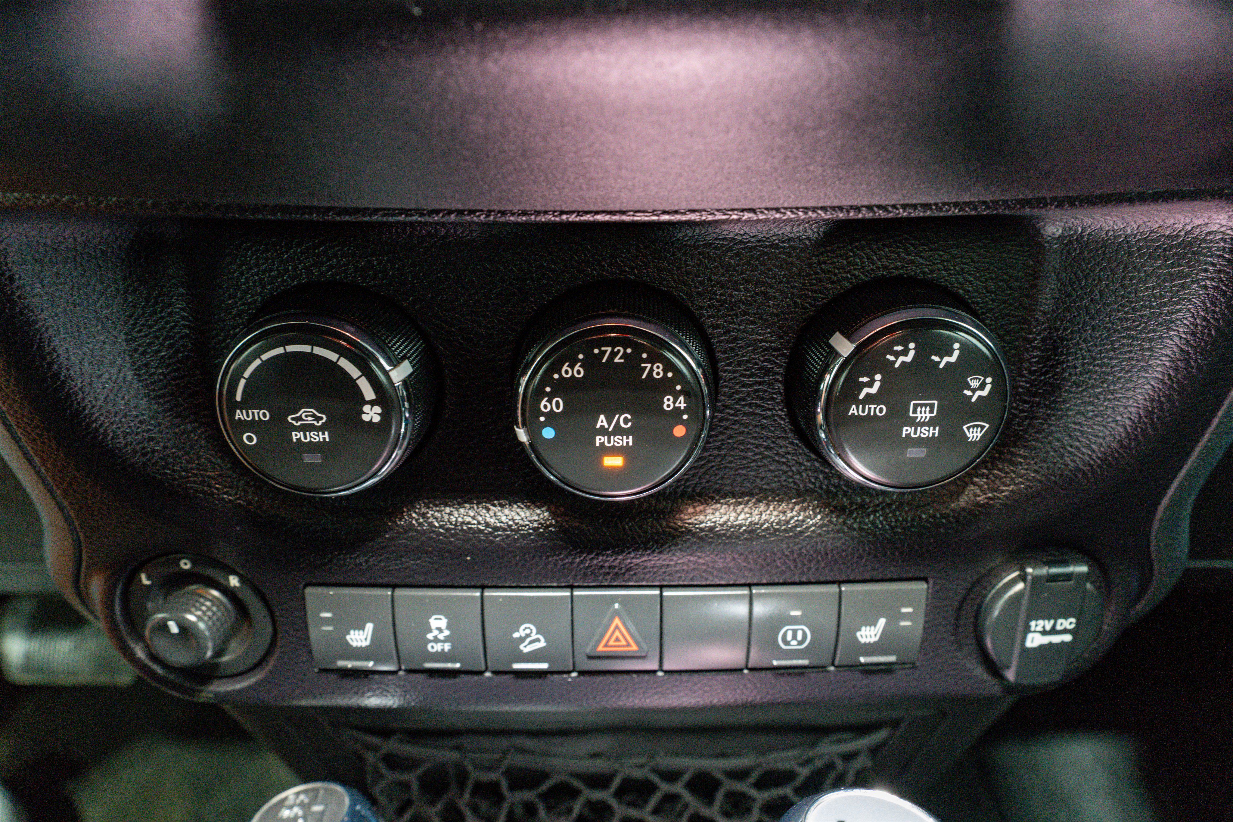 Used 2017 Jeep Wrangler Unlimited Rubicon w/ Dual Top Group image 18