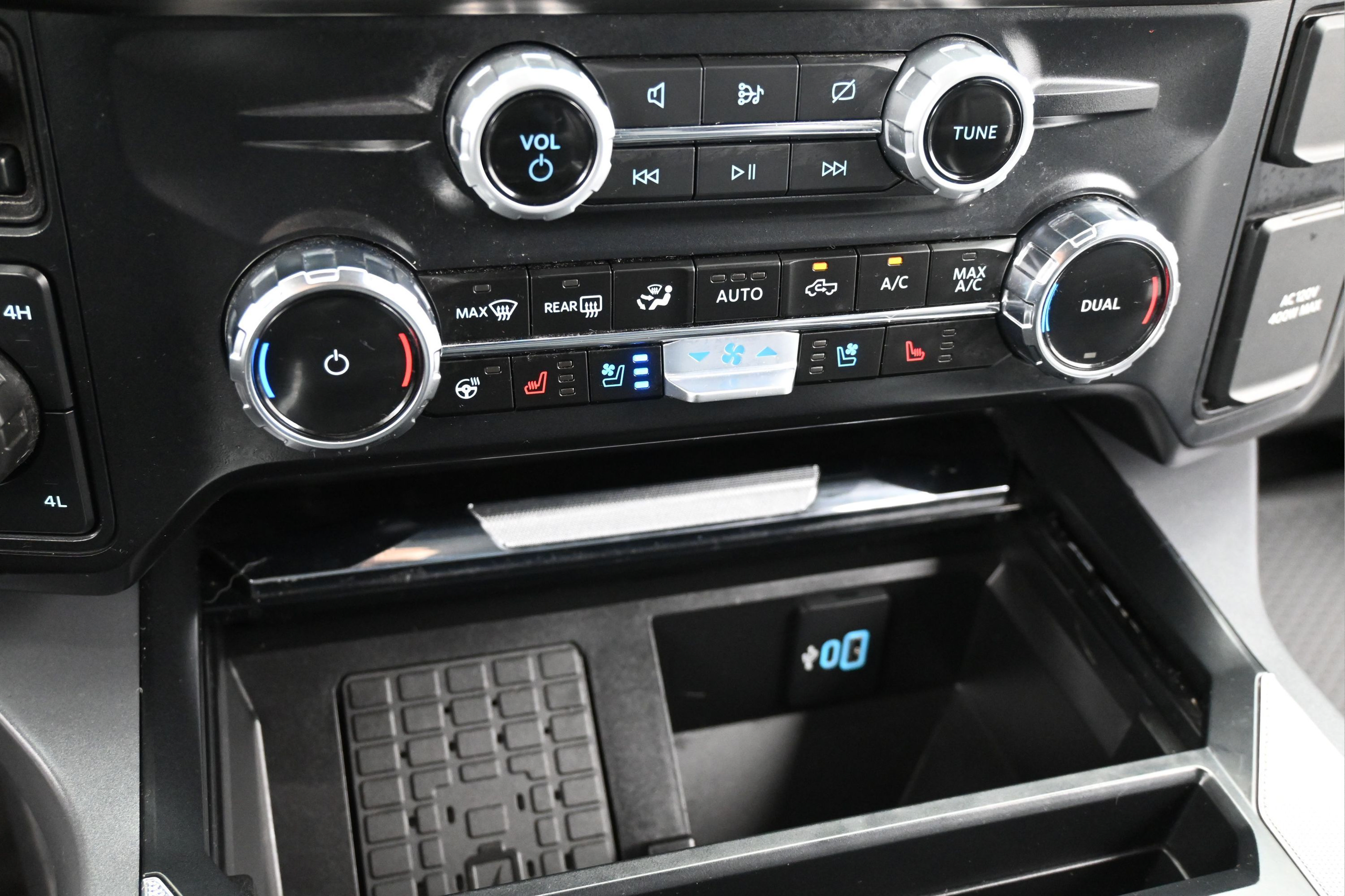 Used 2024 Ford F250 Lariat w/ Chrome Package AWD/4WD image 19