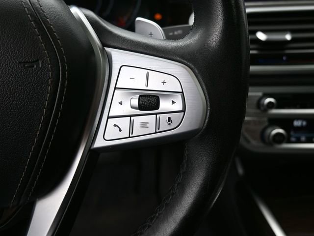 Used 2022 BMW 740i w/ Premium Package image 23