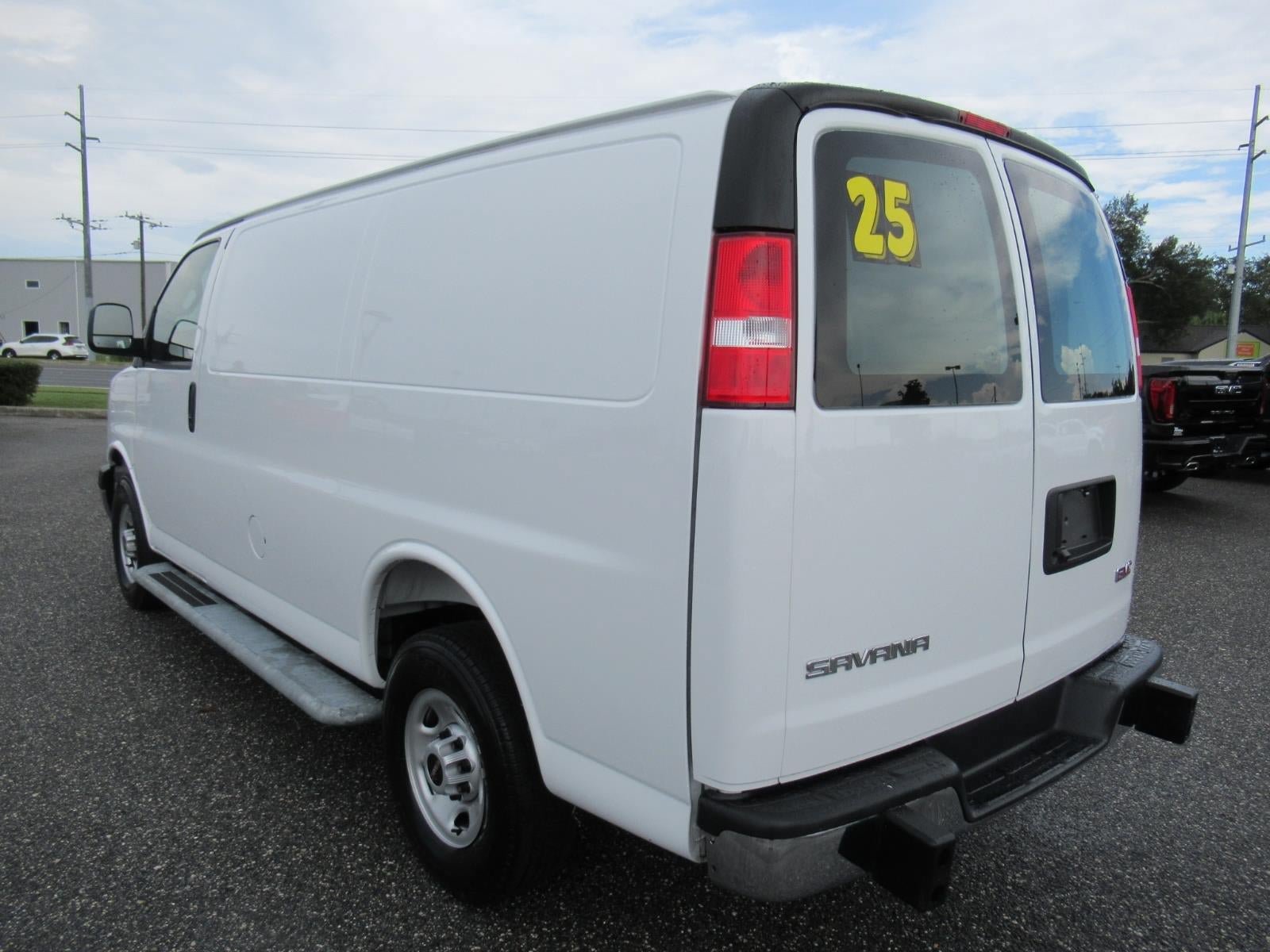 Used 2025 GMC Savana 2500 w/ Driver Convenience Package RWD image 5