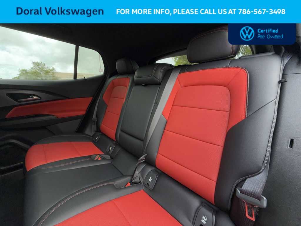 Used 2025 Chevrolet Equinox EV RS FWD image 22