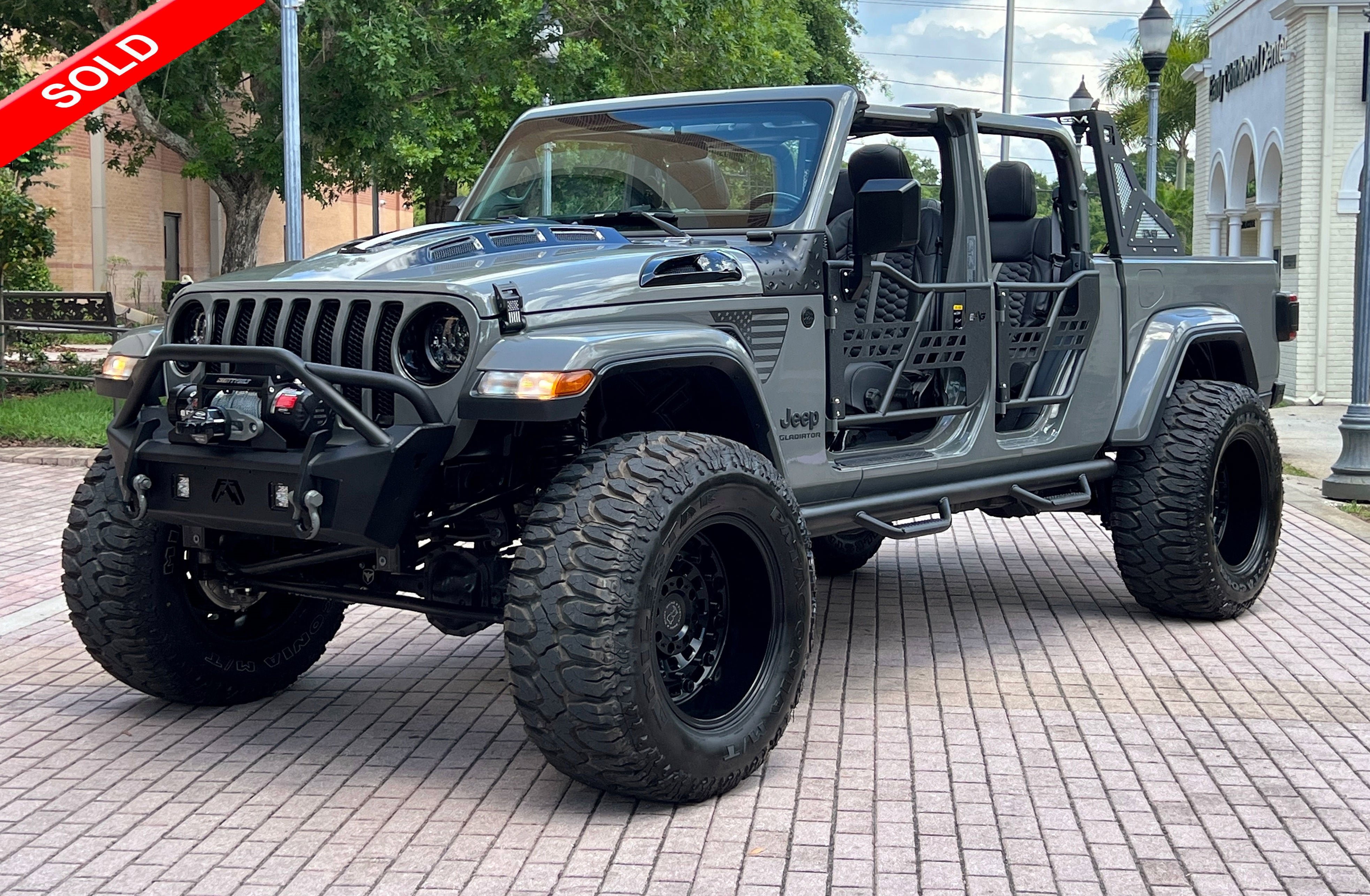 Used 2021 Jeep Gladiator Sport AWD/4WD image 1