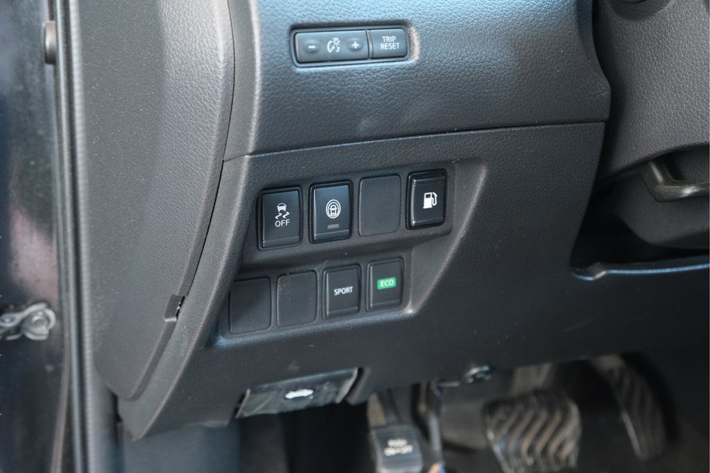 Used 2020 Nissan Rogue S FWD image 7