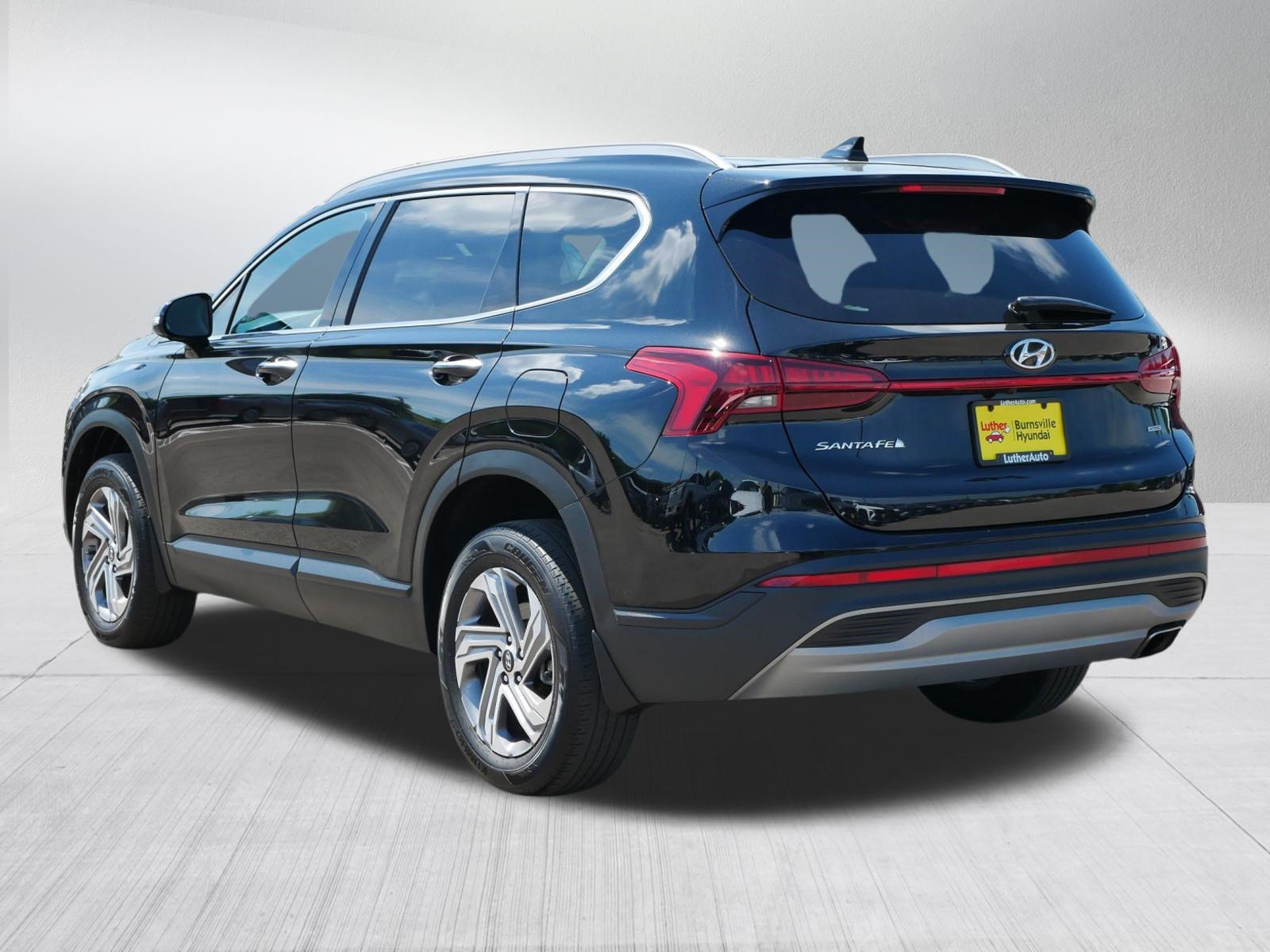 Certified 2023 Hyundai Santa Fe SEL w/ Cargo Package AWD/4WD image 5