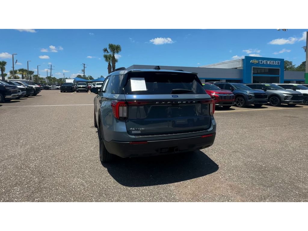 Used 2025 Ford Explorer Active RWD image 7