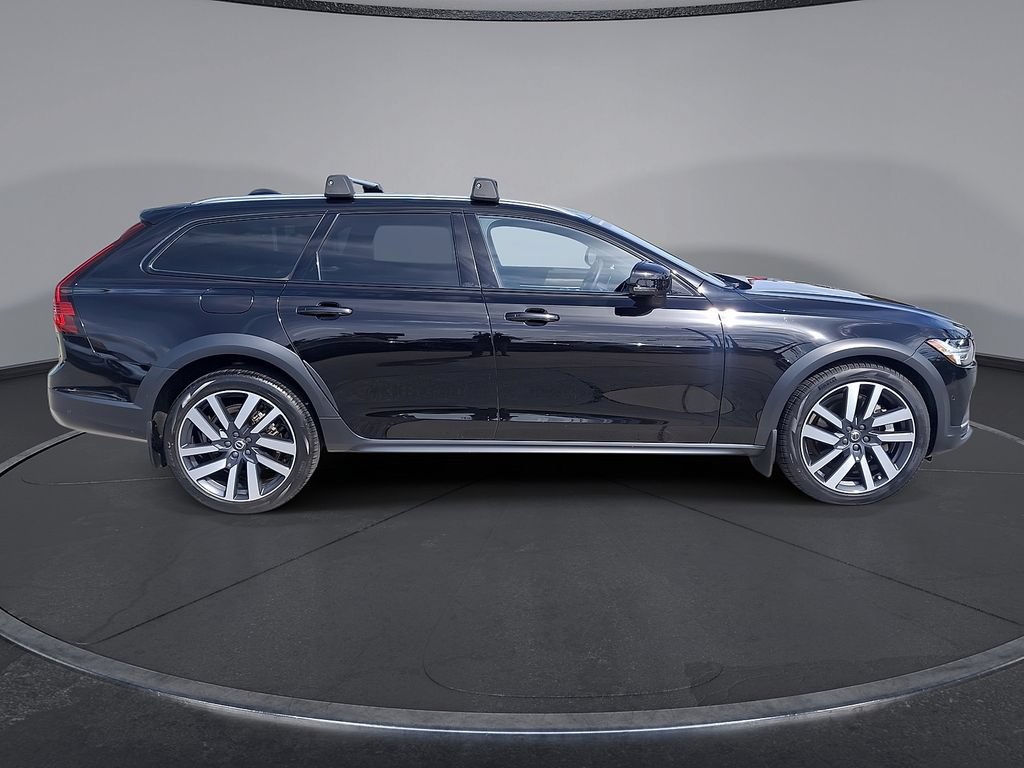 Certified 2024 Volvo V90 B6 Cross Country Plus w/ Protection Package Premier AWD/4WD image 32
