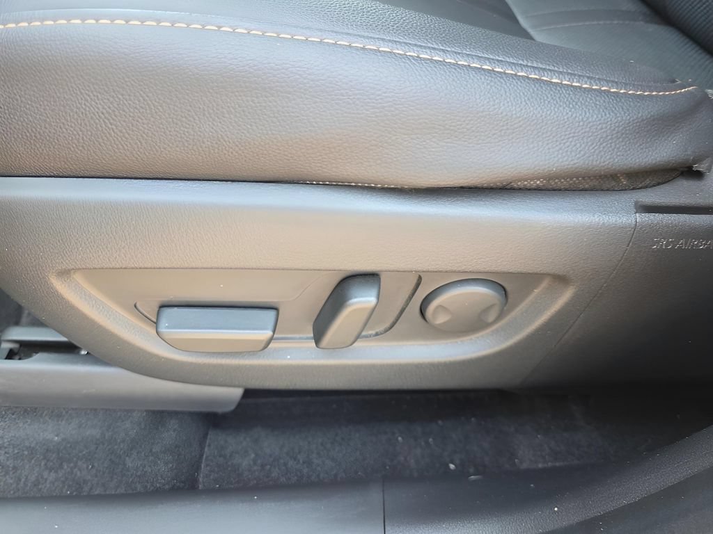Used 2025 MAZDA CX-70 Plug-In Hybrid w/ Premium Pkg AWD/4WD image 13