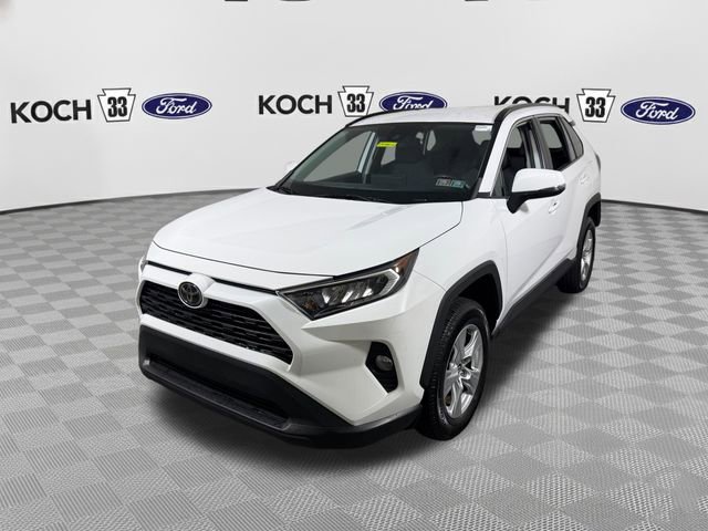Used 2020 Toyota RAV4 XLE AWD/4WD image 3