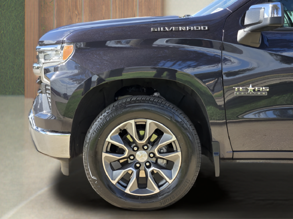 Used 2024 Chevrolet Silverado 1500 LT w/ Convenience Package II RWD image 10