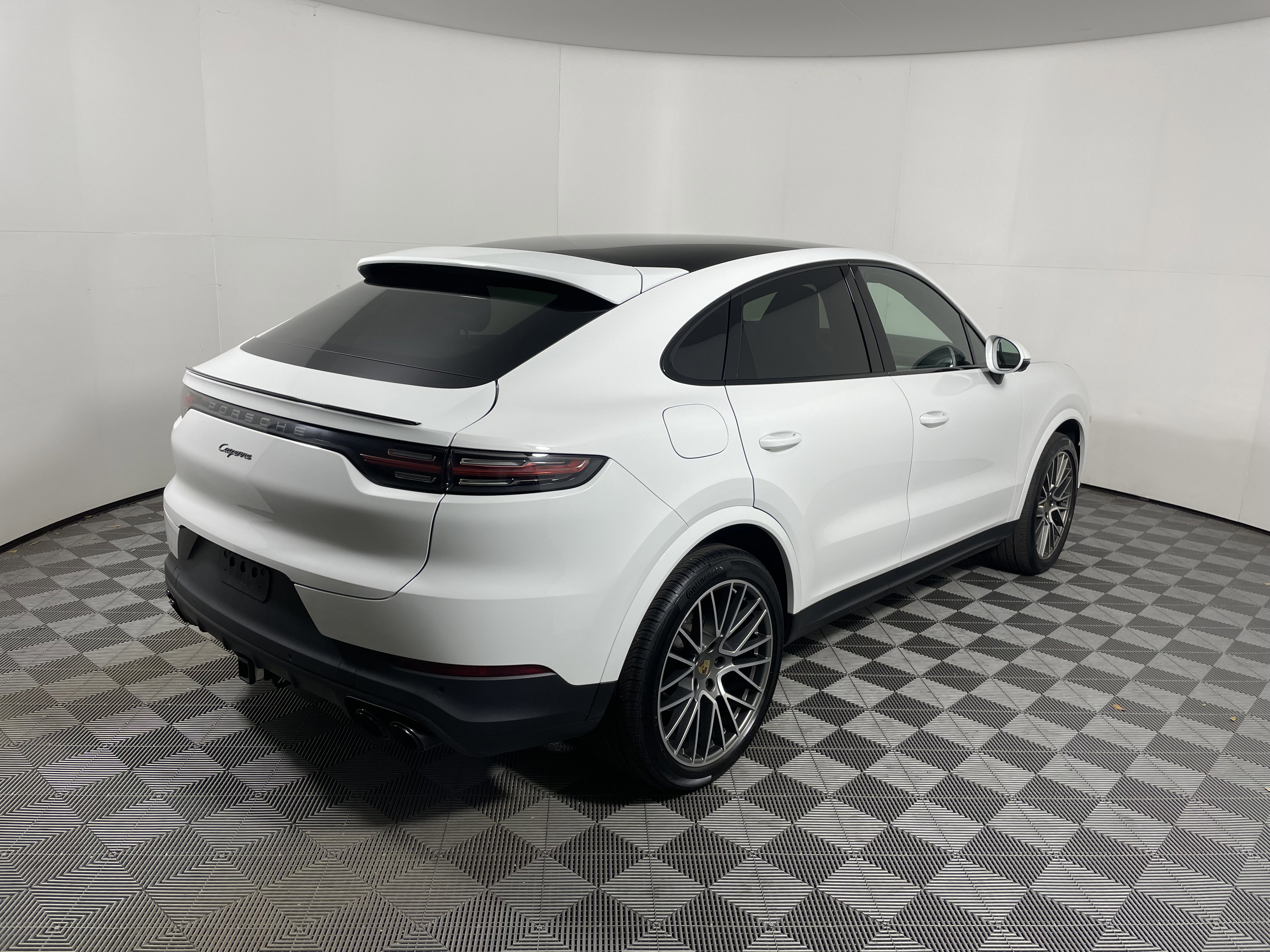 Certified 2023 Porsche Cayenne Platinum Edition AWD/4WD image 7