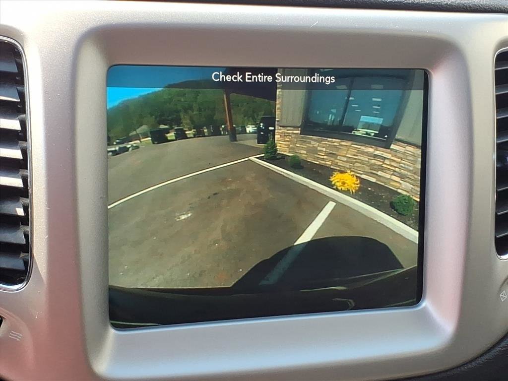 Used 2019 Jeep Compass Latitude w/ Popular Equipment Group image 12