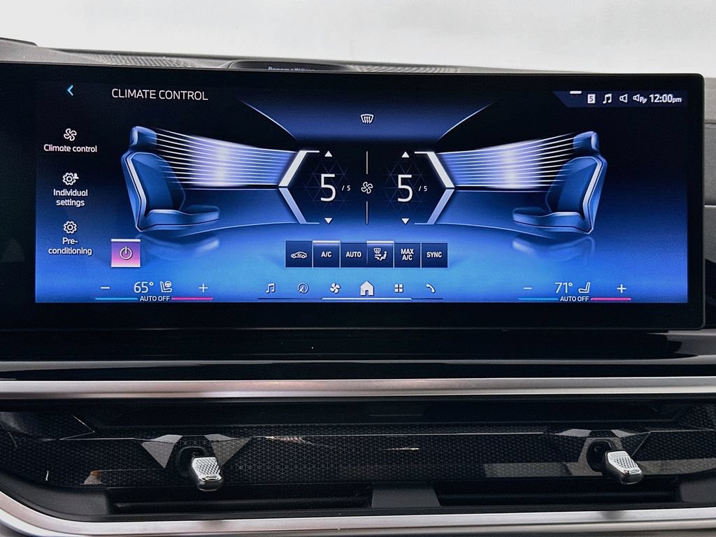 Certified 2024 BMW X7 xDrive40i w/ M Sport Package AWD/4WD image 16