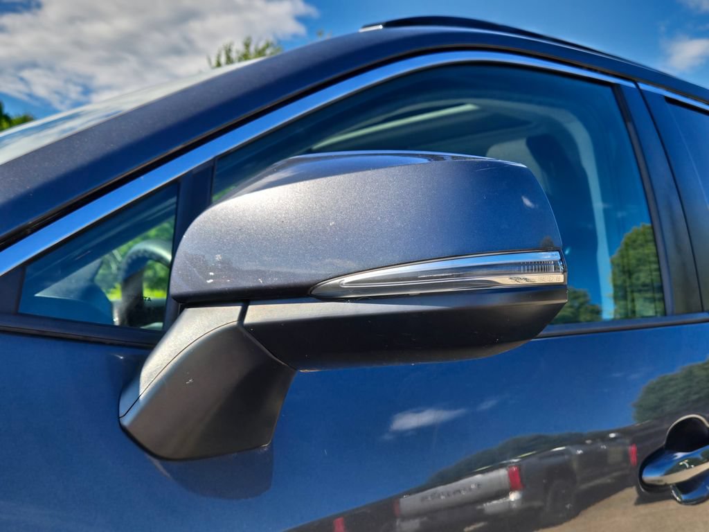 Used 2020 Toyota RAV4 XLE w/ Convenience Package AWD/4WD image 11