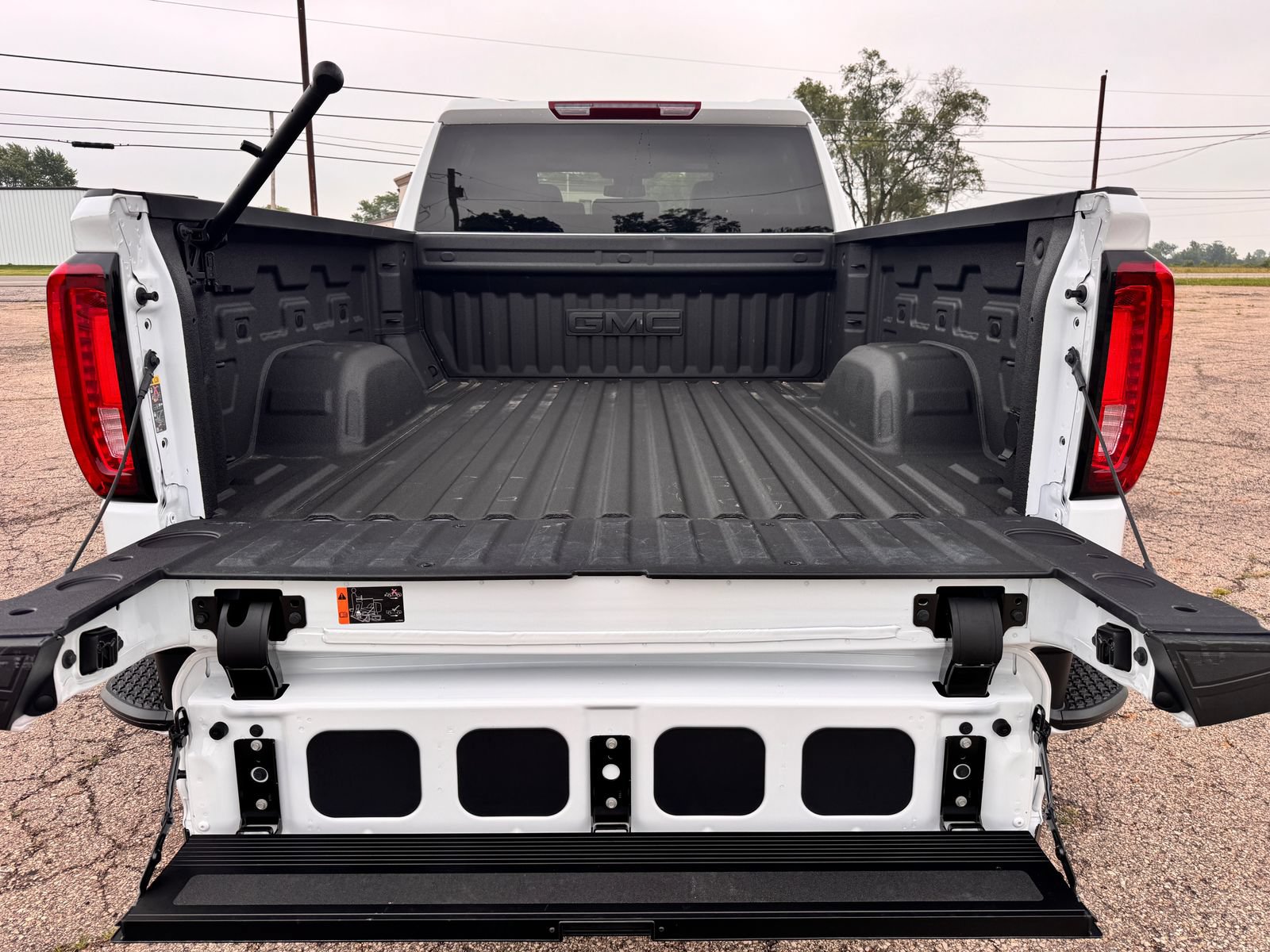 Used 2025 GMC Sierra 1500 AT4 AWD/4WD image 7