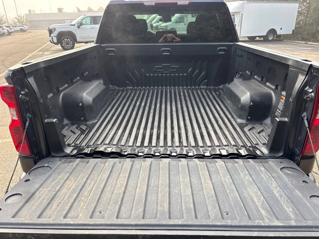 Used 2023 Chevrolet Silverado 1500 LT AWD/4WD image 22
