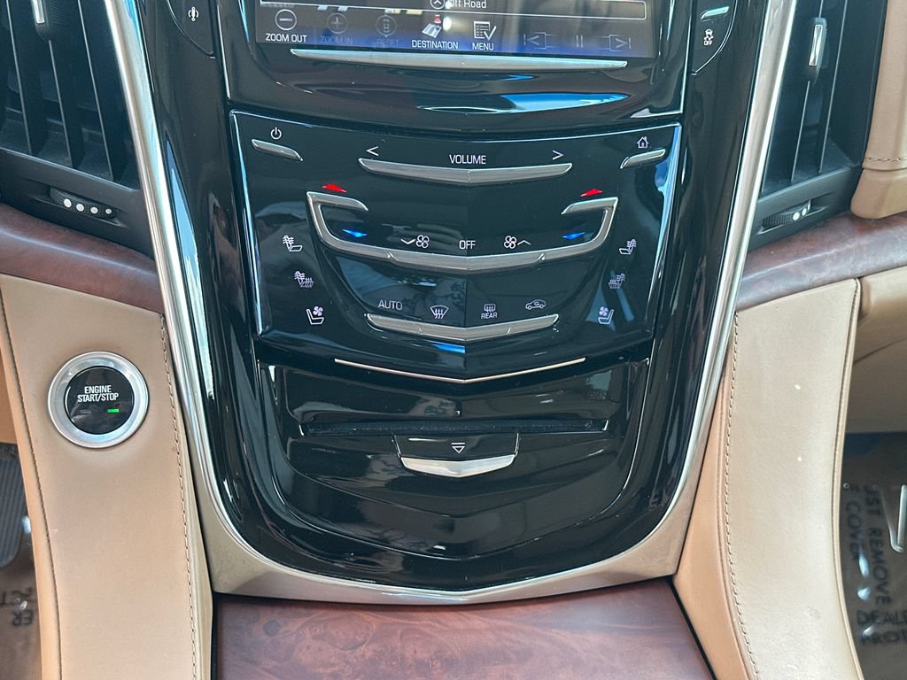 Used 2016 Cadillac Escalade Platinum AWD/4WD image 27