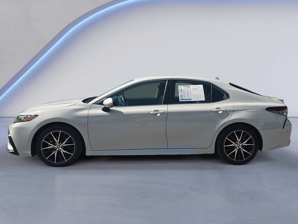 Used 2024 Toyota Camry SE FWD image 2