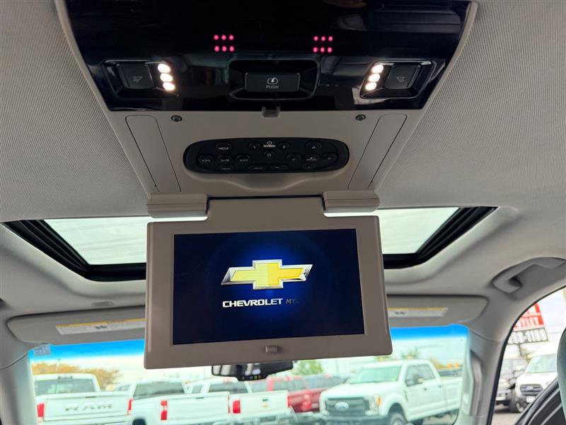 Used 2019 Chevrolet Suburban Premier image 30