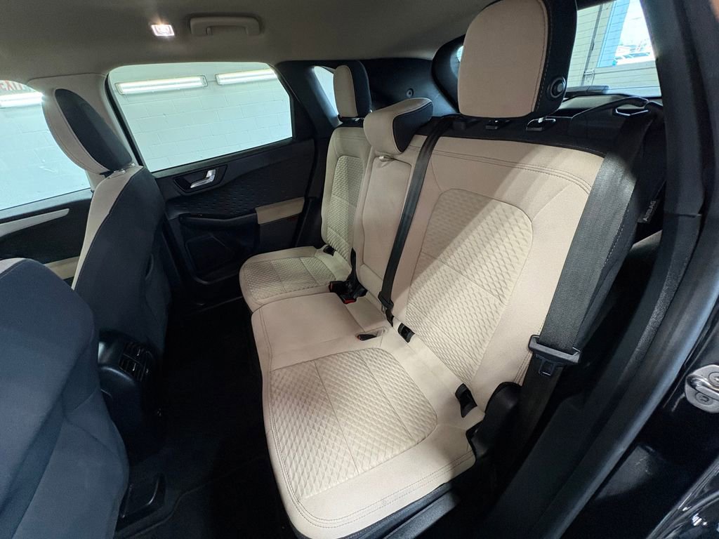 Used 2020 Ford Escape SE image 28