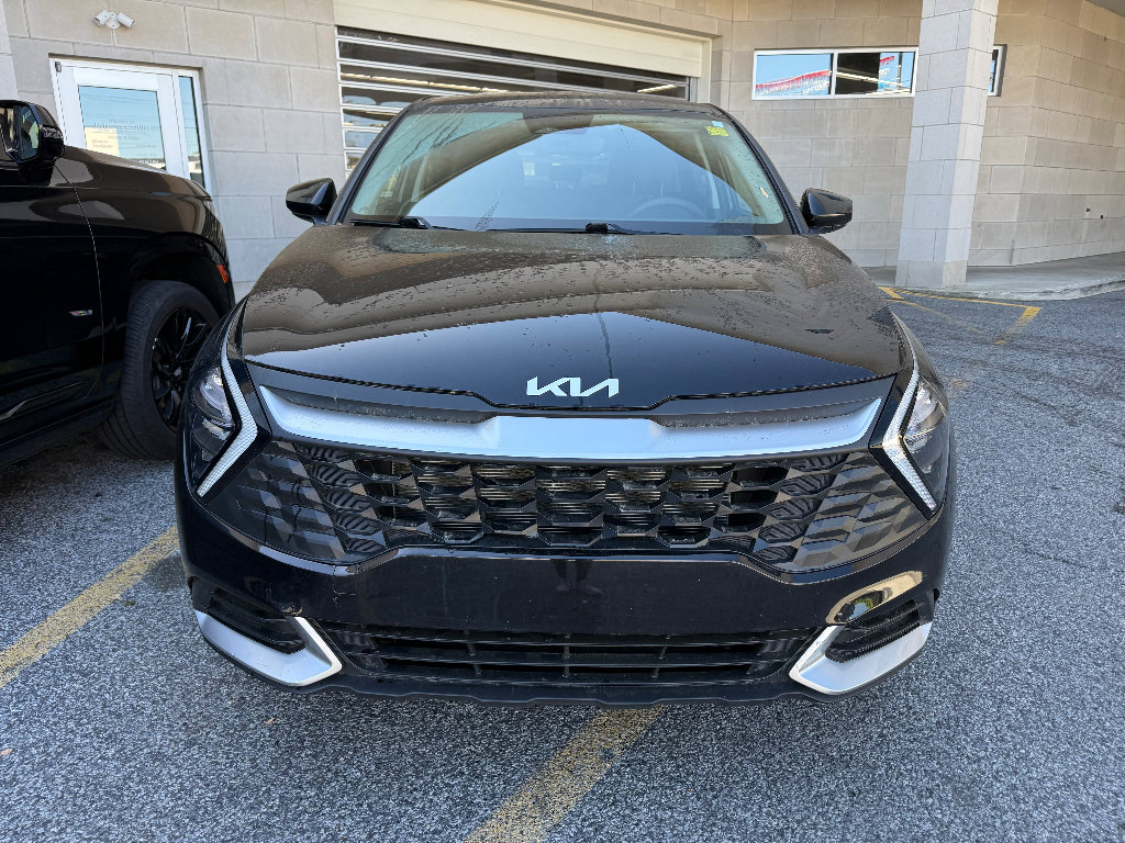 Used 2023 Kia Sportage LX AWD/4WD image 3