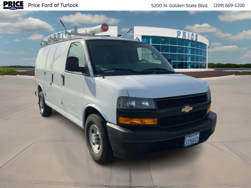 Used 2018 Chevrolet Express 2500 image 3