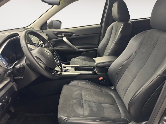 Used 2025 Mitsubishi Eclipse Cross SE AWD/4WD image 9