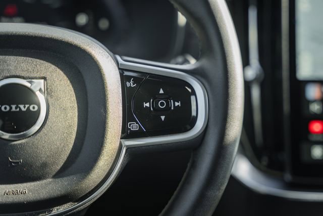 Used 2025 Volvo XC90 B6 Plus image 28