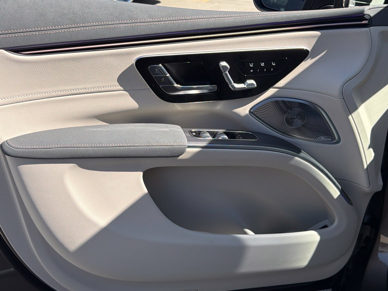 New 2027 Mercedes-Benz EQS 400 4MATIC SUV image 19