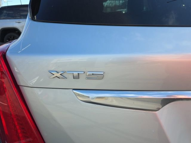 Used 2017 Cadillac XT5 Luxury w/ Driver Awareness Package image 23
